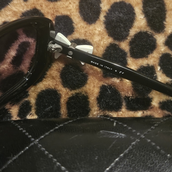 Chanel Black Square Oversized White Bow Sunglasses with Case - Picture 6 of 9